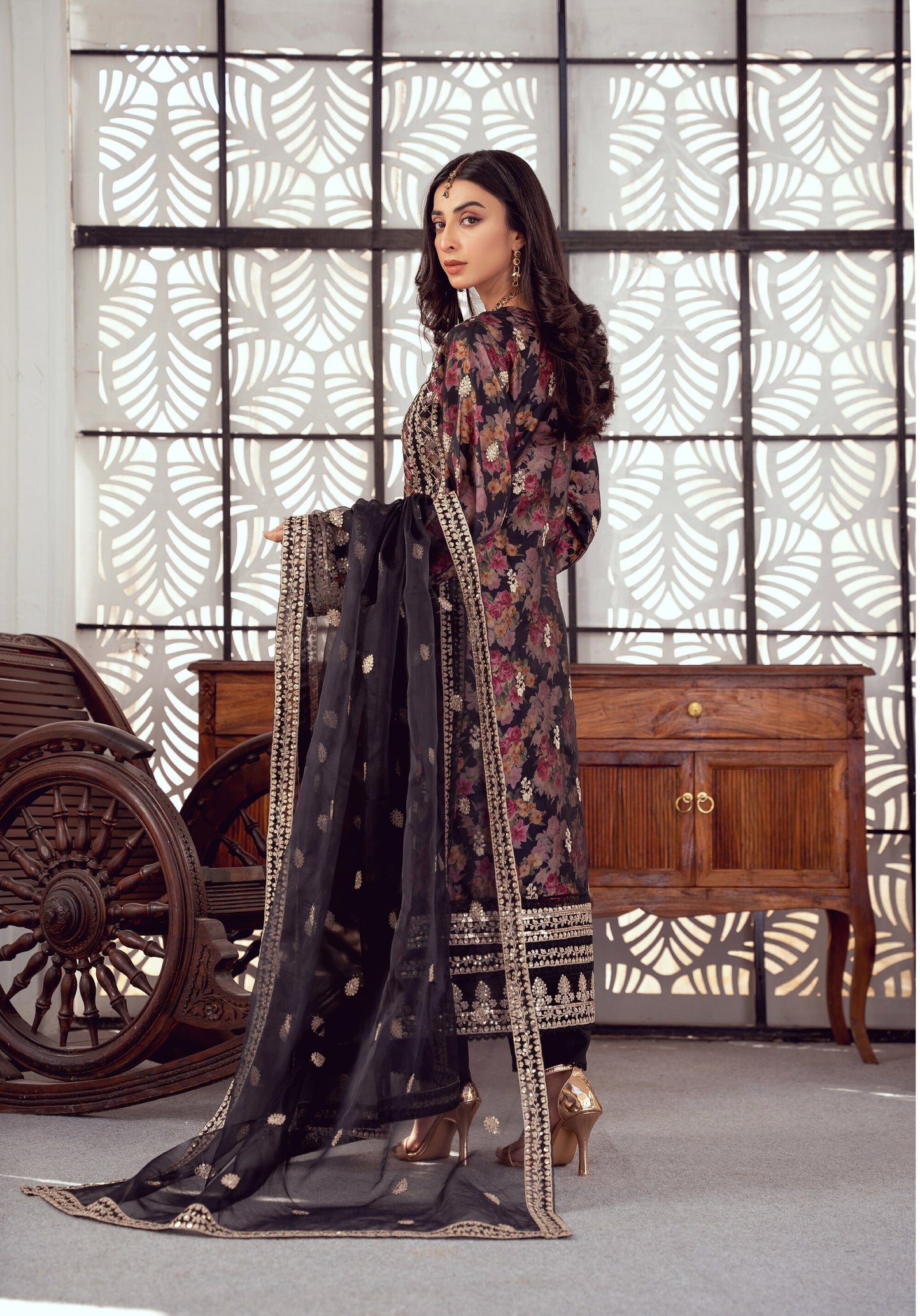 Exclusive Organza Floral Formal – 3pc Stitched Set