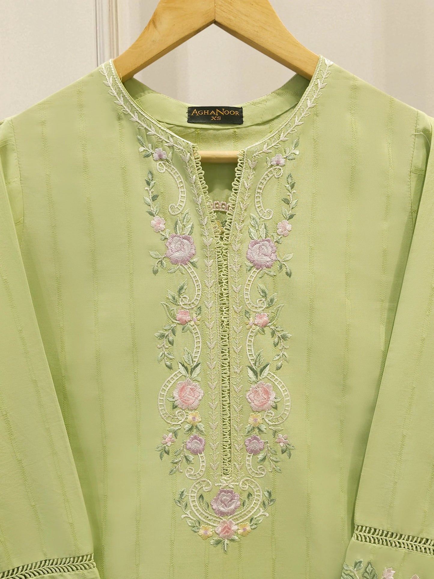 2 Piece - Embroidered jacquard Suit S112214