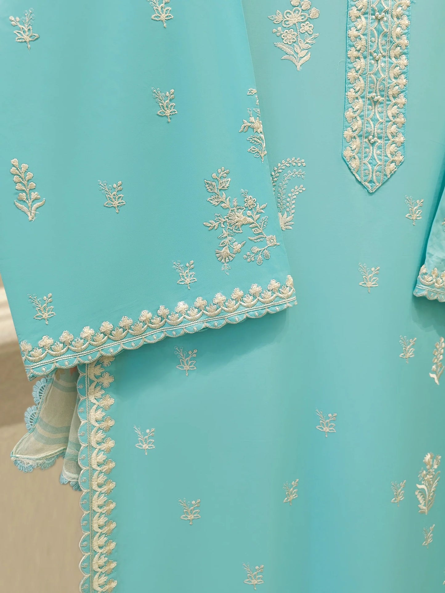 3 Piece - Embroidered Lawn Suit S112298